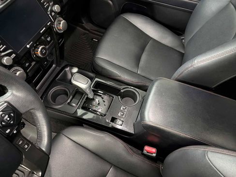 Used 2020 Toyota 4Runner TRD Off-Road Premium w/ Moonroof Package AWD/4WD image 23