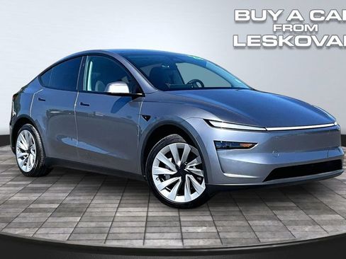 Used 2026 Tesla Model Y AWD image 1