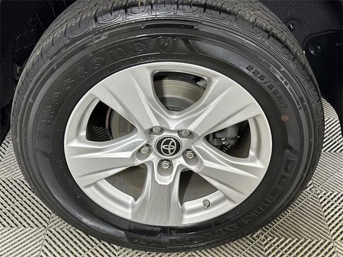 Used 2021 Toyota RAV4 LE image 34