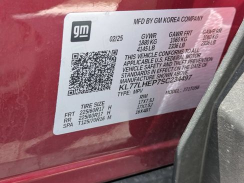 Used 2025 Chevrolet Trax LT w/ LT Convenience Package FWD image 34