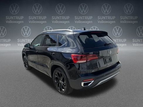 Used 2024 Volkswagen Taos SE image 35