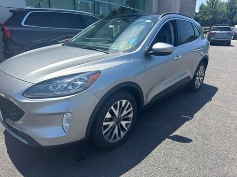 Used 2022 Ford Escape Titanium w/ Class II Trailer Tow Package AWD/4WD image 1