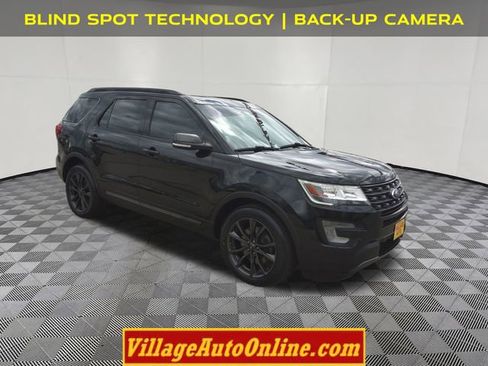 Used 2017 Ford Explorer XLT w/ XLT Technology Feature Bundle AWD/4WD image 5
