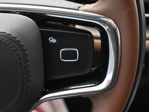 Certified 2025 Lincoln Navigator Reserve AWD/4WD image 14