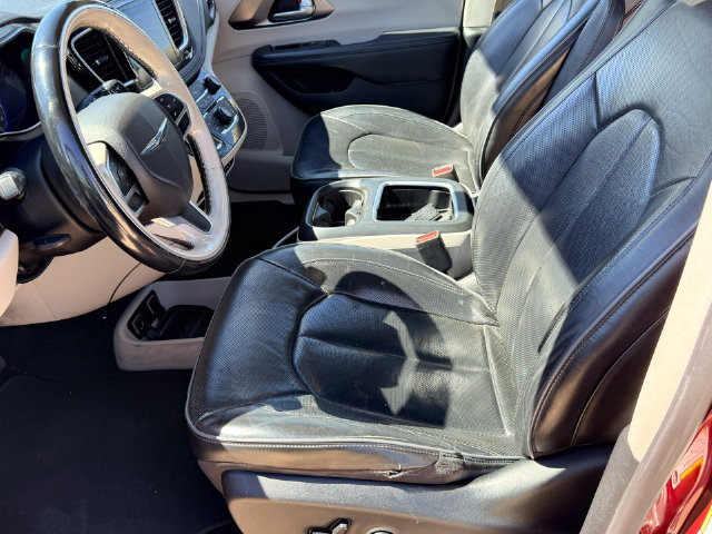 Used 2018 Chrysler Pacifica Limited FWD image 29