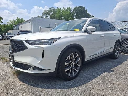 Used 2024 Acura MDX SH-AWD w/ Technology Package image 3