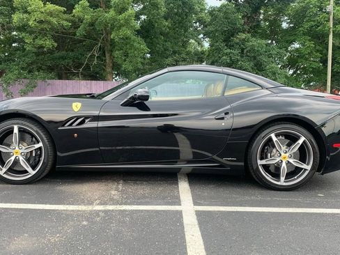 Used 2014 Ferrari California image 6