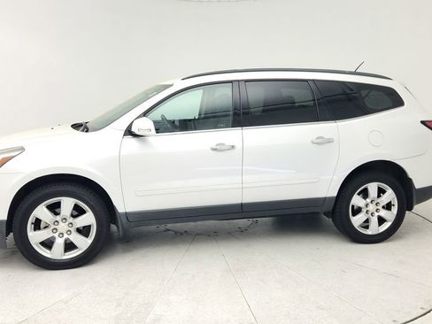 Certified 2017 Chevrolet Traverse LT w/ Style and Technology Package image 5