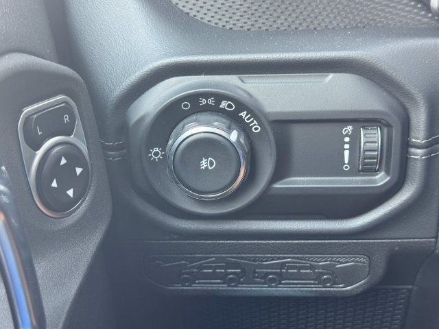 Used 2026 Jeep Wrangler Unlimited Rubicon AWD/4WD image 23