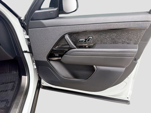 Used 2023 Land Rover Range Rover Sport SE Dynamic AWD/4WD image 31