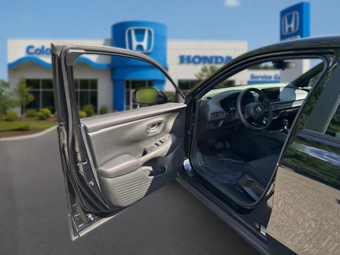 Used 2025 Honda HR-V Sport image 11