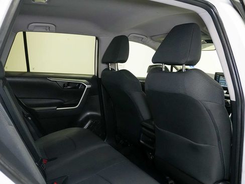 Used 2020 Toyota RAV4 LE FWD image 17