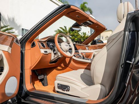 New 2026 Bentley Continental GTC image 2