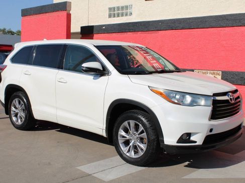 Used 2015 Toyota Highlander Plus AWD/4WD image 7