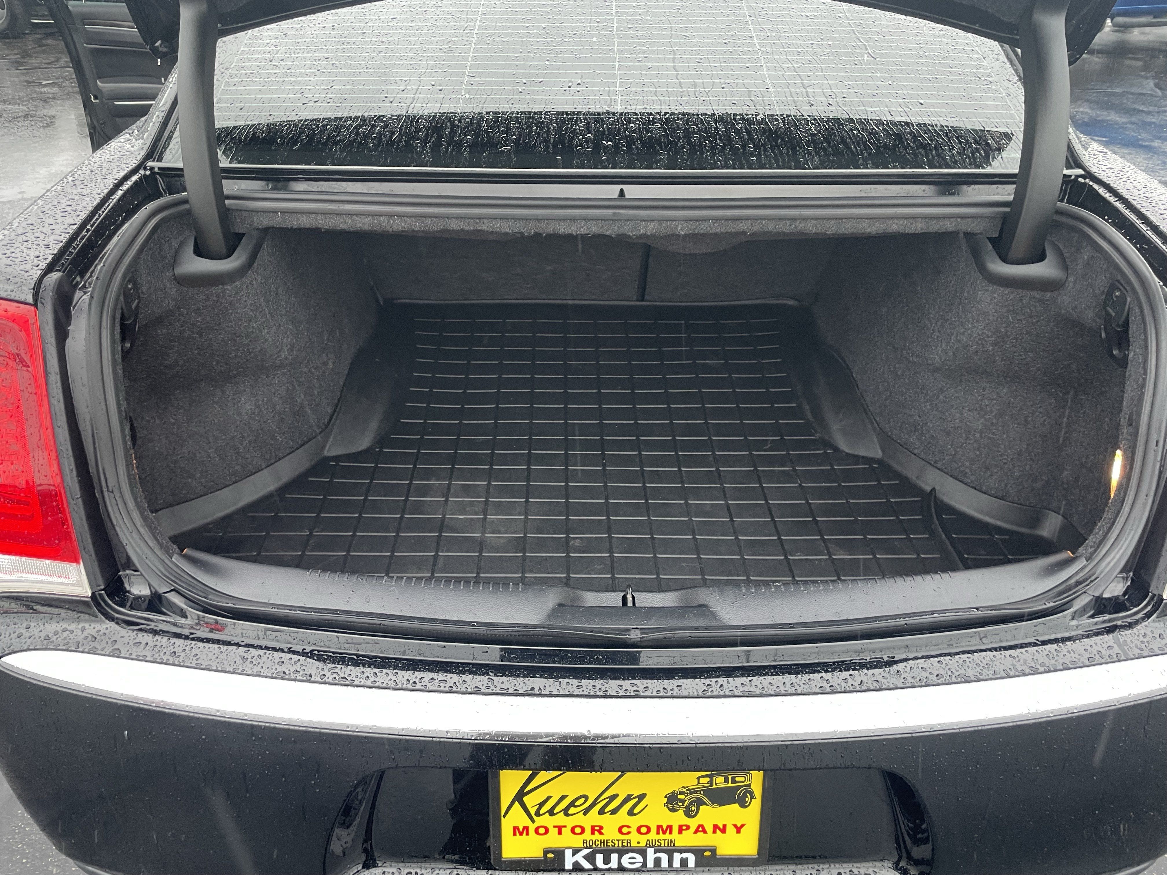 Used 2016 Chrysler 300 C AWD/4WD image 10