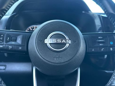 Certified 2022 Nissan Pathfinder SV image 30