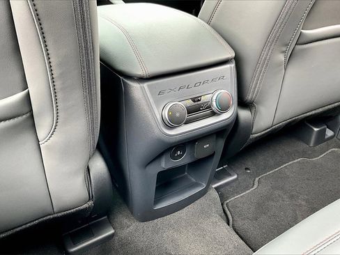 New 2025 Ford Explorer Active w/ Active Comfort Package image 17