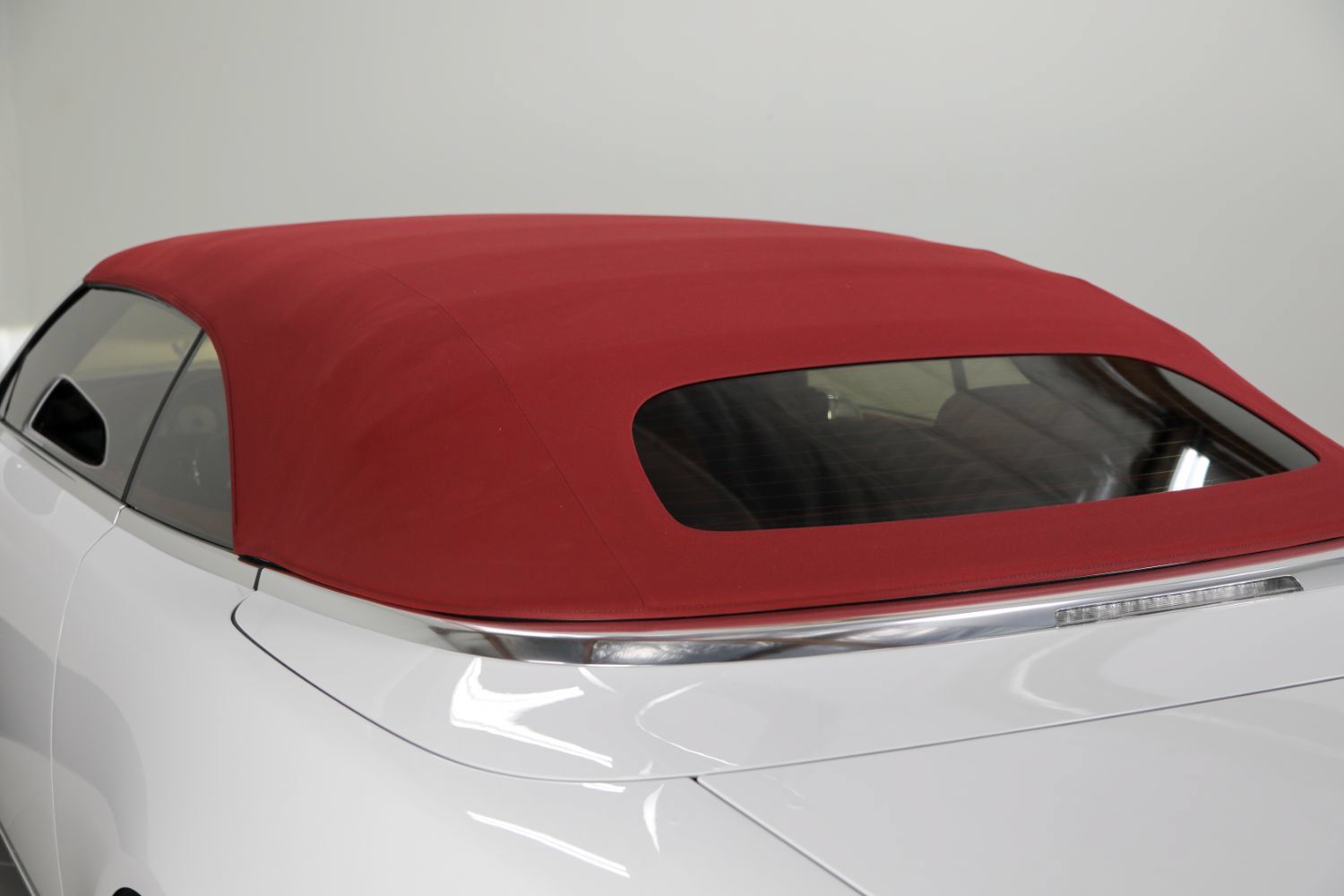 Used 2018 Rolls-Royce Dawn RWD image 23