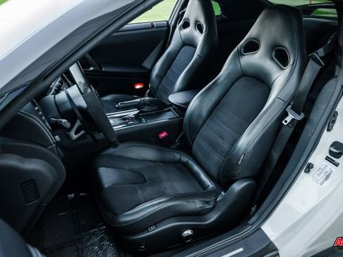 Used 2014 Nissan GT-R Premium image 4