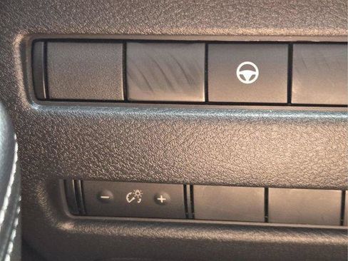 Used 2022 Nissan Rogue SV AWD/4WD image 30