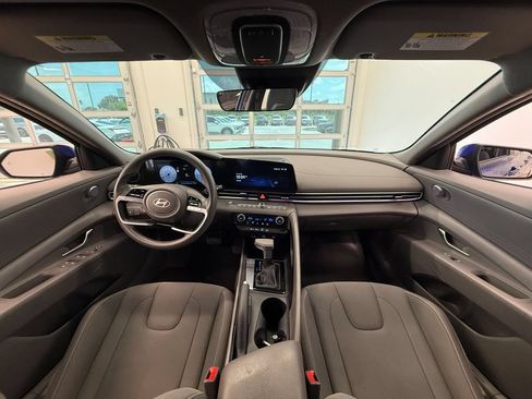 Used 2024 Hyundai Elantra SEL FWD image 15