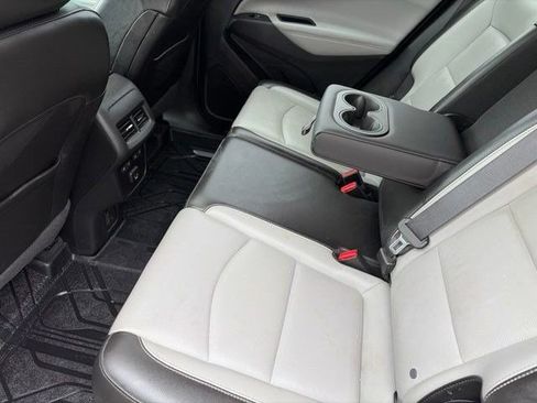 Used 2019 Chevrolet Equinox Premier w/ Premier True North Edition AWD/4WD image 32
