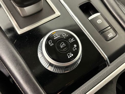 Used 2024 Mitsubishi Outlander SE image 33