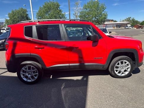 Used 2023 Jeep Renegade Latitude w/ Premium Group AWD/4WD image 8