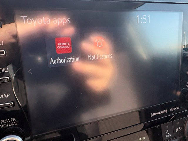 Used 2022 Toyota Highlander LE AWD/4WD image 29