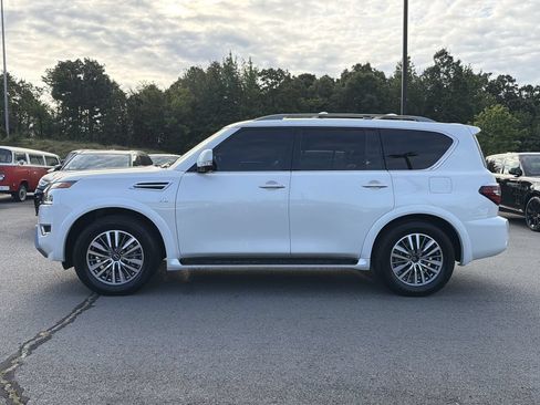 Used 2021 Nissan Armada SL w/ Captain's Chairs Package RWD image 2