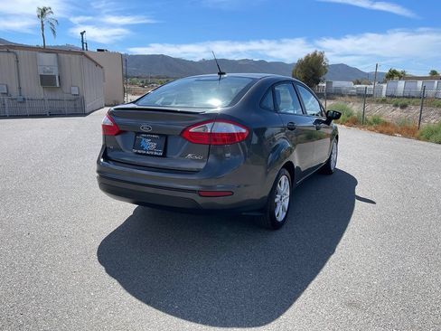 Used 2016 Ford Fiesta SE w/ Equipment Group 201A FWD image 5