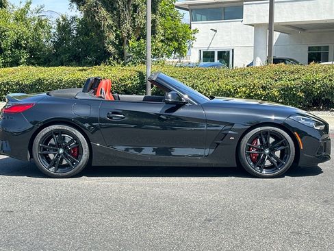 Used 2024 BMW Z4 M40i w/ Shadowloine Package RWD image 7