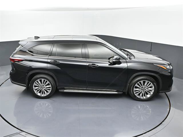 Used 2024 Toyota Highlander Platinum FWD image 45