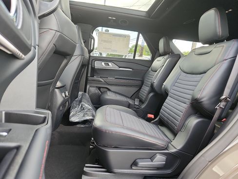 New 2026 Ford Explorer ST-Line AWD/4WD image 6