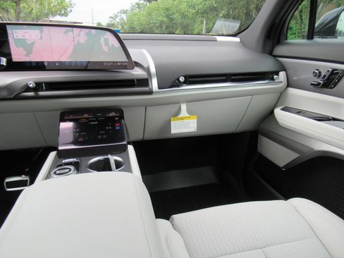 New 2027 Cadillac Vistiq Sport AWD/4WD image 14