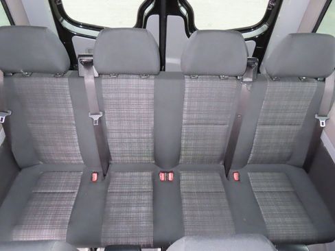 Used 2018 Mercedes-Benz Sprinter 2500 image 38