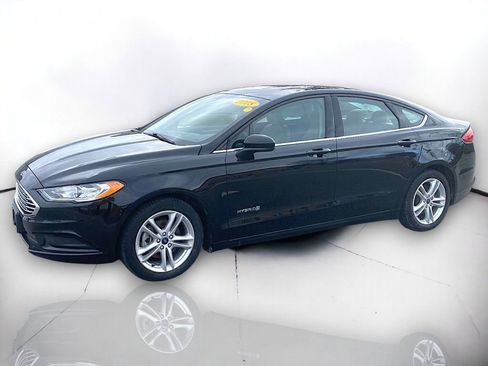 Used 2018 Ford Fusion S image 2