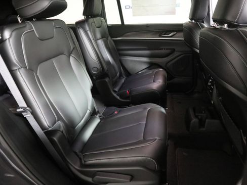 New 2025 Jeep Grand Cherokee L Limited image 22