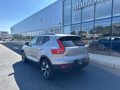 Certified 2025 Volvo XC40 B5 Plus AWD/4WD image 3