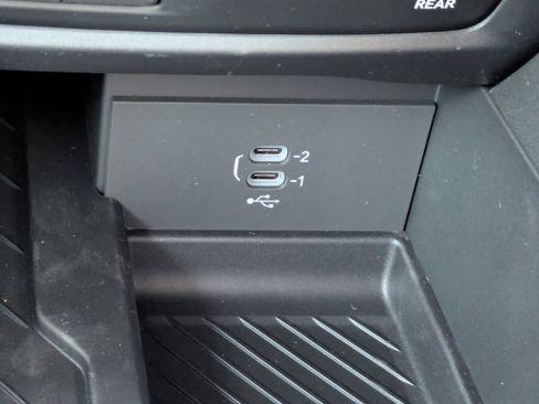 New 2026 Chrysler Pacifica Pinnacle image 27