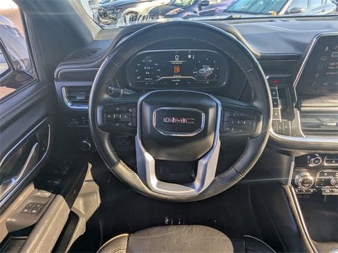 Used 2023 GMC Yukon SLT w/ SLT Premium Package image 16