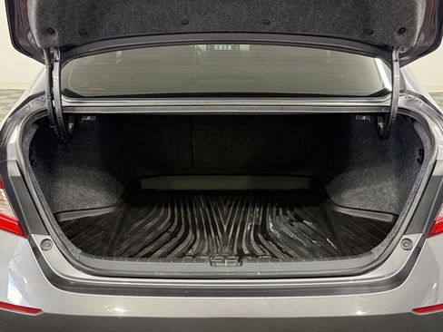 Used 2018 Honda Accord Sport image 11