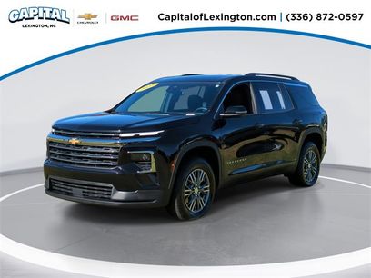 Used 2025 Chevrolet Traverse LT