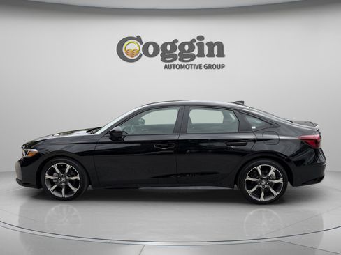 Used 2025 Honda Civic Sport Touring image 2