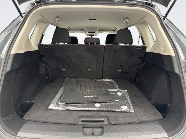 Used 2023 Nissan Rogue SV AWD/4WD image 18