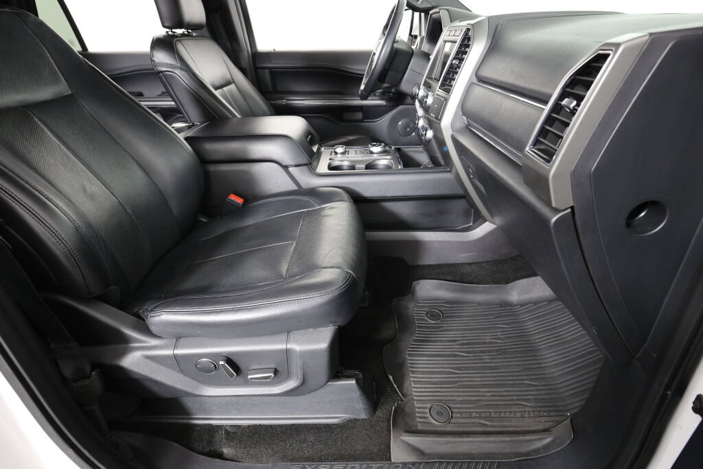 Used 2018 Ford Expedition Max XLT w/ Equipment Group 202A AWD/4WD image 29