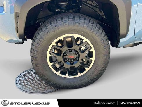 Used 2026 Toyota Tacoma TRD Off-Road w/ TRD Off Road Premium Package AWD/4WD image 9
