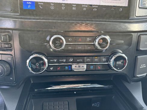 New 2026 Ford F250 Lariat w/ Black Appearance Package image 13