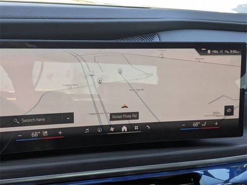 Used 2025 BMW 740i image 22