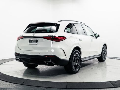 Used 2025 Mercedes-Benz GLC 300 4MATIC image 34